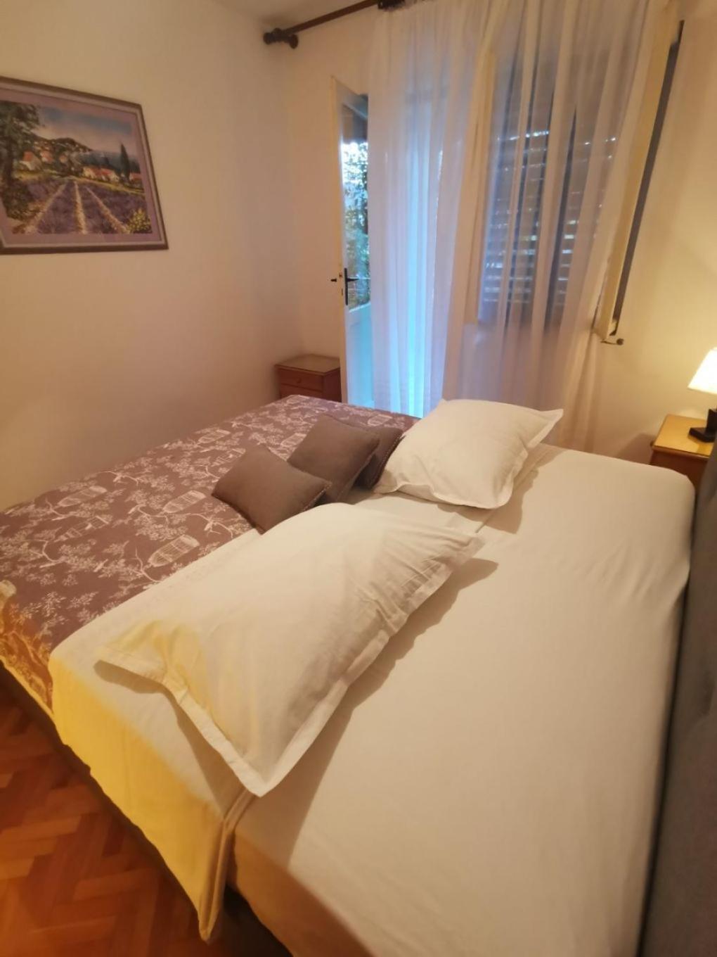 Apartments Srdan Vinišće Eksteriør bilde