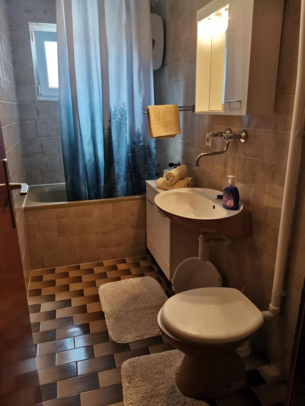 Apartments Srdan Vinišće Eksteriør bilde