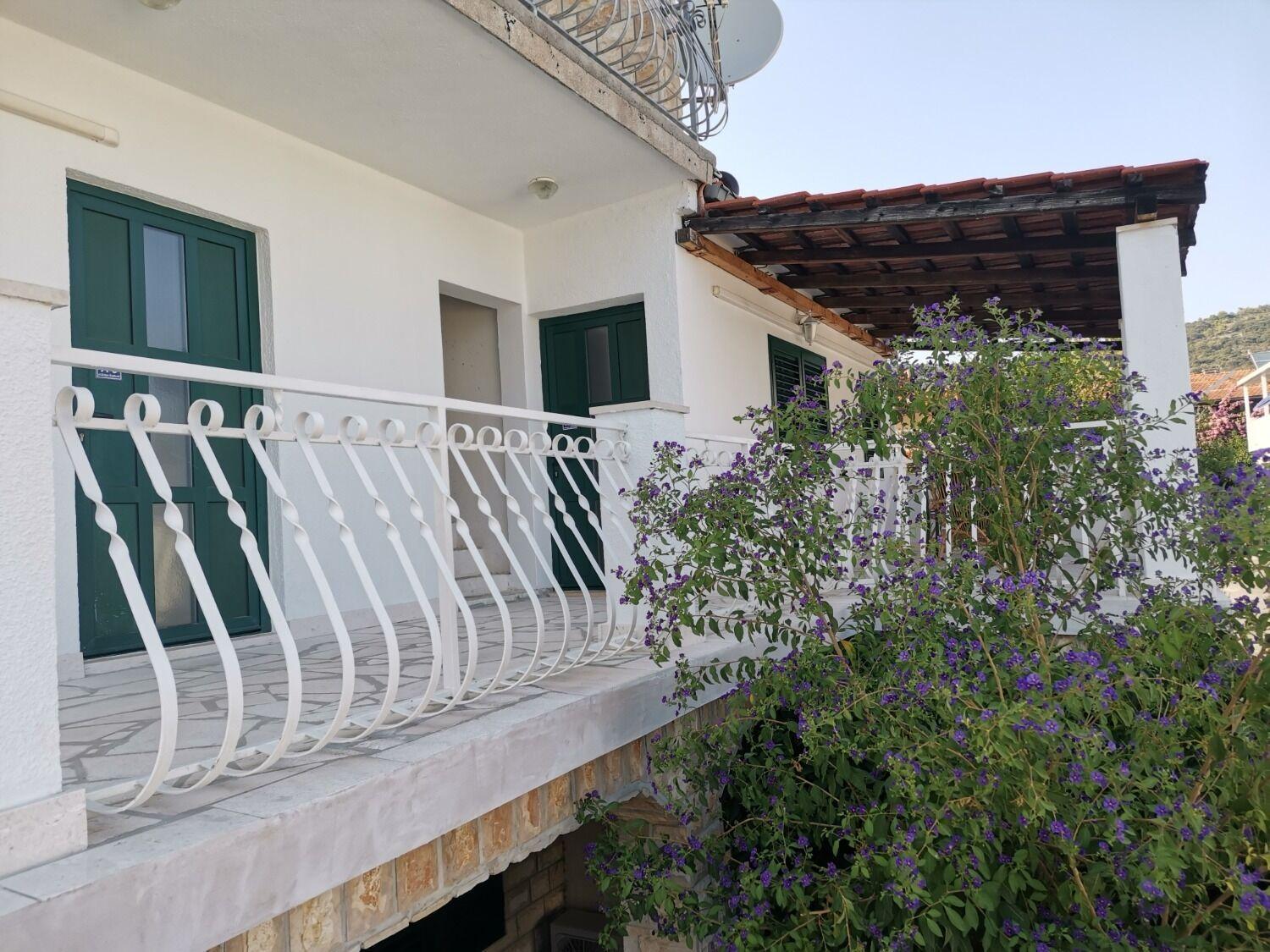 Apartments Srdan Vinišće Eksteriør bilde