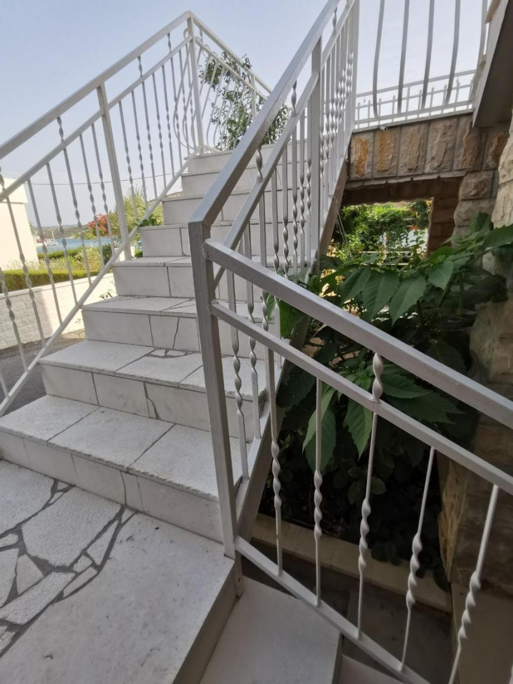 Apartments Srdan Vinišće Eksteriør bilde