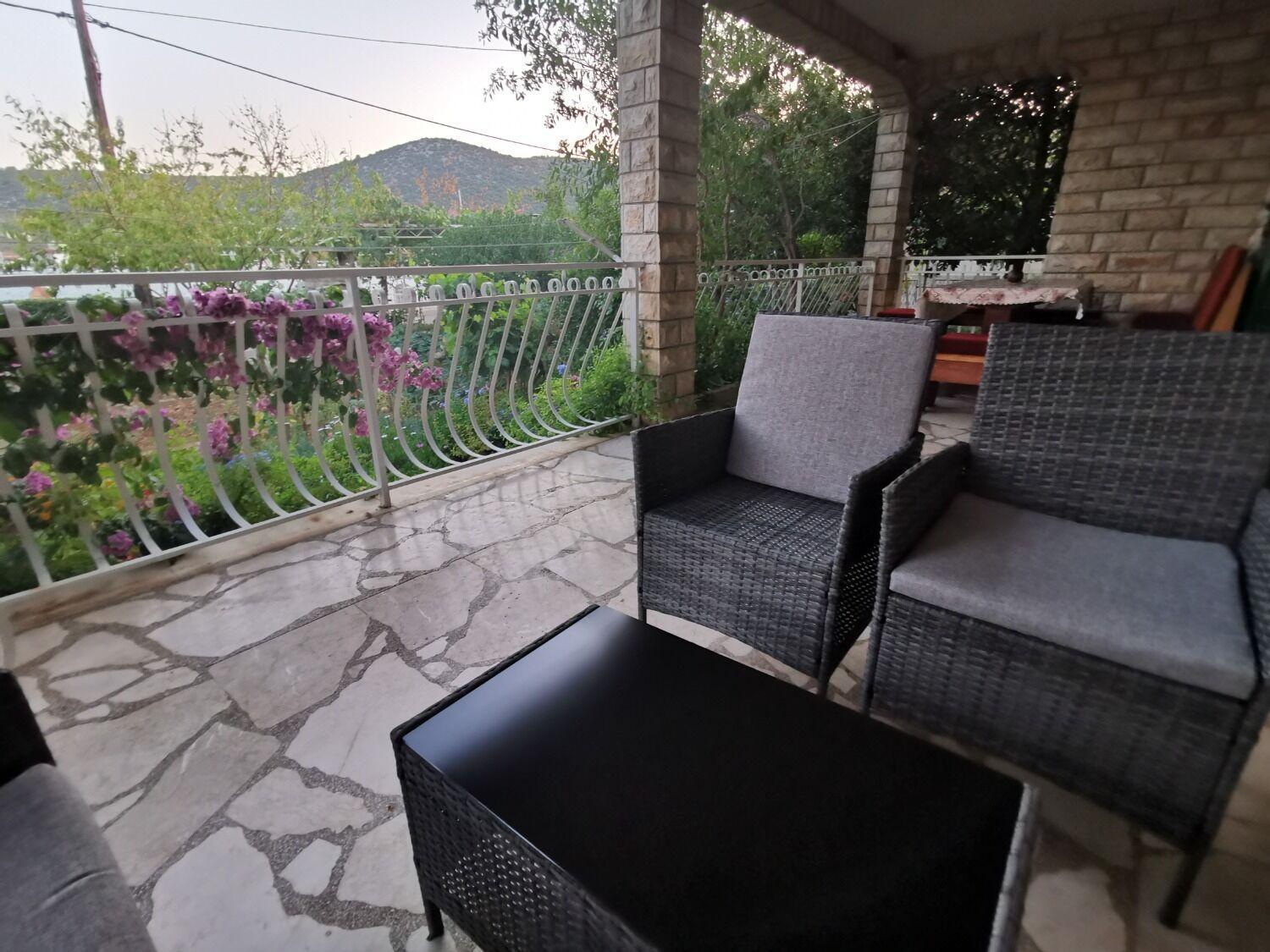 Apartments Srdan Vinišće Eksteriør bilde