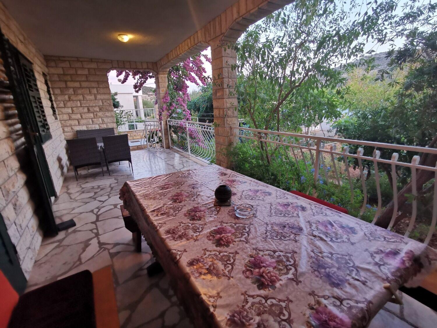Apartments Srdan Vinišće Eksteriør bilde